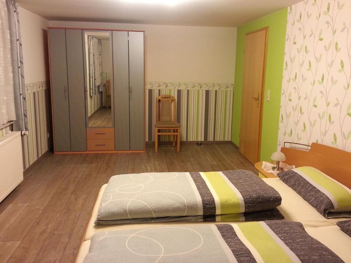 Monteurwohnungen Goeb - Nicht Fuer Urlaubsgaeste Geisa Екстериор снимка
